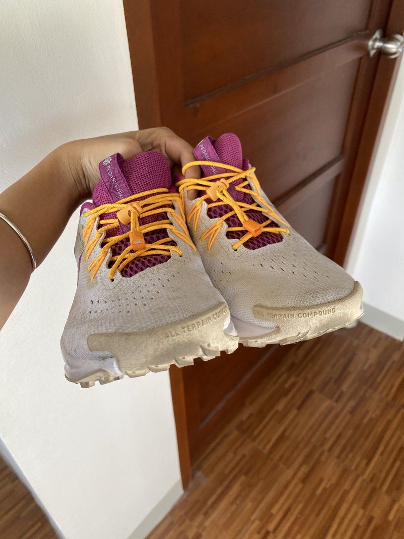 NIKE trail shoes (Category: Sneakers) located in Makati City. Submitted by raingooooawayy (Listing ID 1468353176, Image 3). Description: RFS: not getting enough use #nike #nikehiking #hikingshoes.