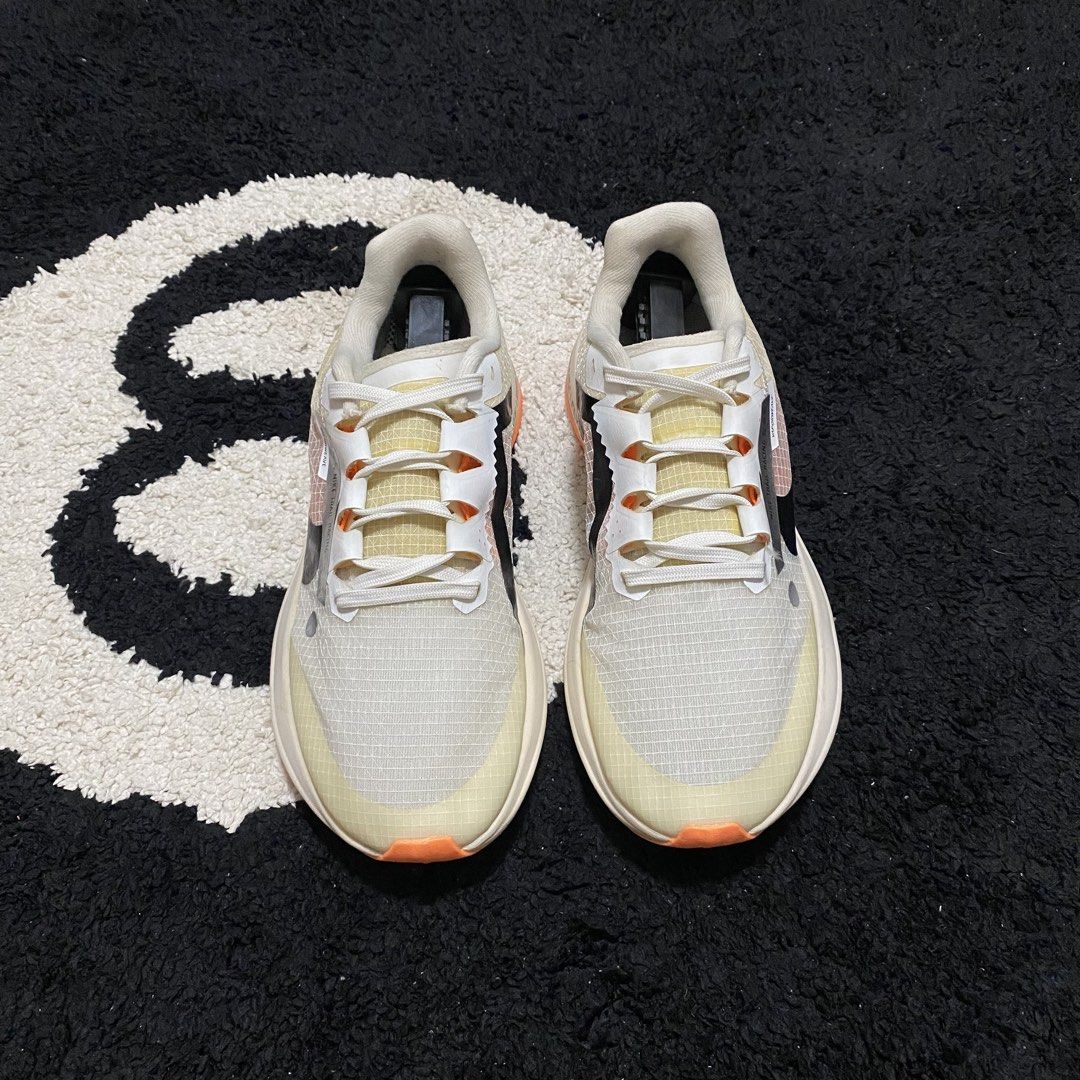 Nike Vaporweave (Category: Sneakers) located in Danao, Cebu. Submitted by sneaks_cebu (Listing ID 1468391036, Image 2). Description: Nike Vaporweave Size 8.5us 26.5cm -no major issues Php 2,550 .