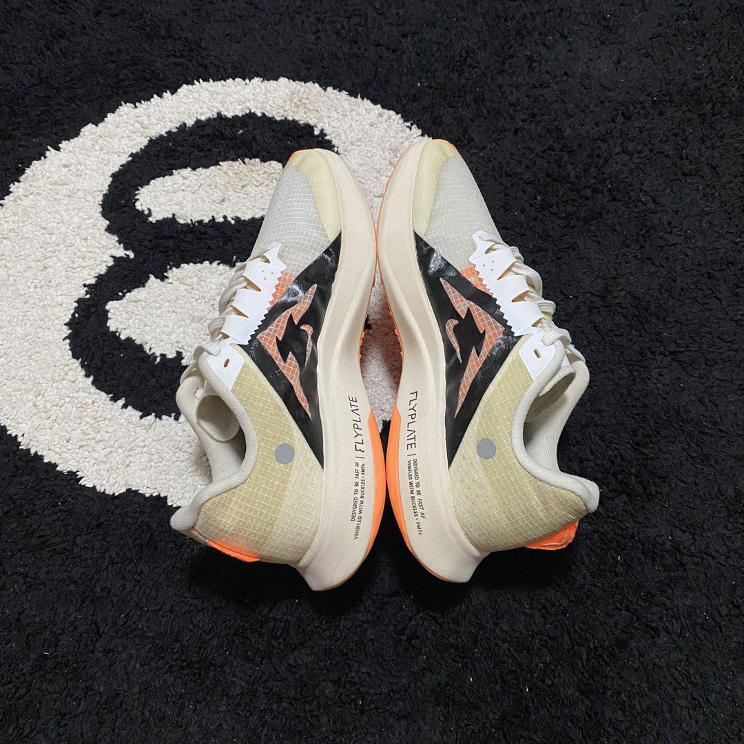 Nike Vaporweave (Category: Sneakers) located in Danao, Cebu. Submitted by sneaks_cebu (Listing ID 1468391036, Image 3). Description: Nike Vaporweave Size 8.5us 26.5cm -no major issues Php 2,550 .