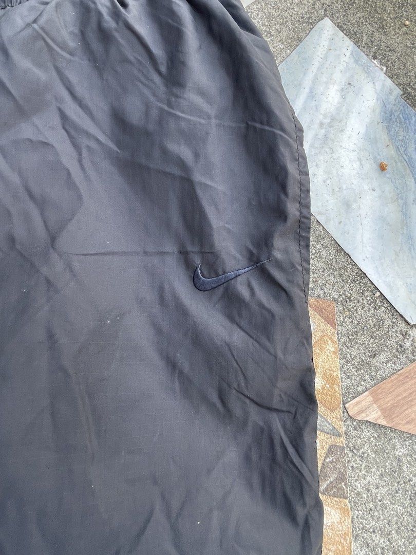 Nike Vintage TrackPants (Category: Coats, Jackets and Outerwear) located in Cavite. Submitted by vast.thrift2day (Listing ID 1468285717, Image 2). Description: Nike Track Pants vintage.