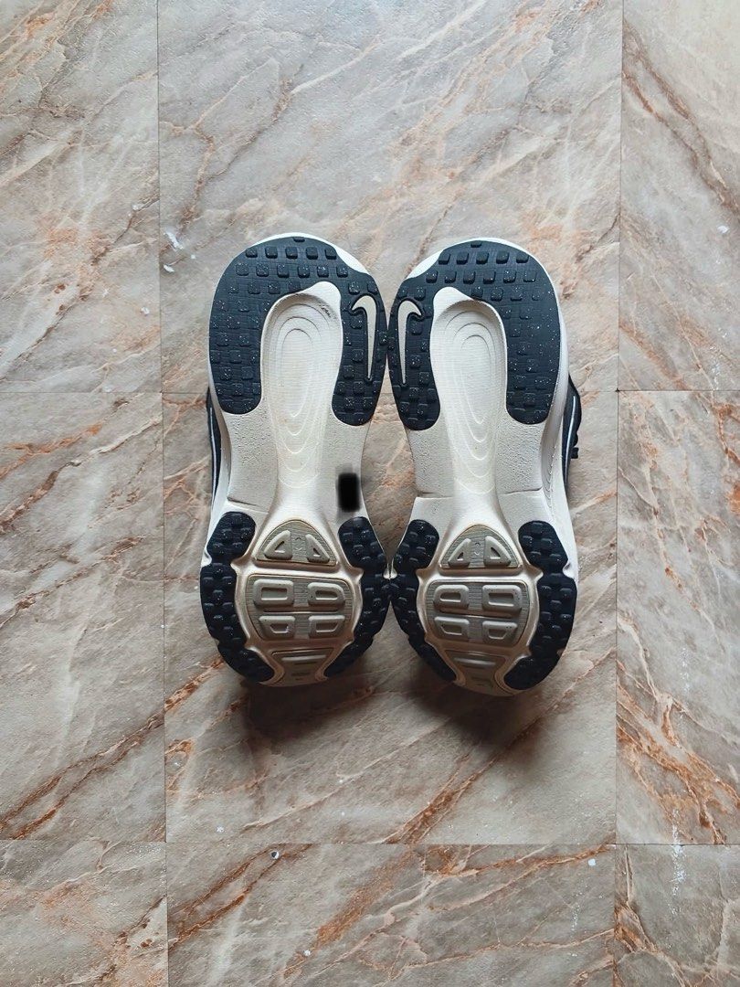 Nike vomero 18 (Category: Sneakers) located in Marikina City. Submitted by alcx11 (Listing ID 1468337837, Image 3). Description: Nike vomero 18 Legit / authentic 7 us/ 40 eur/ 25 cm Excellent condition .