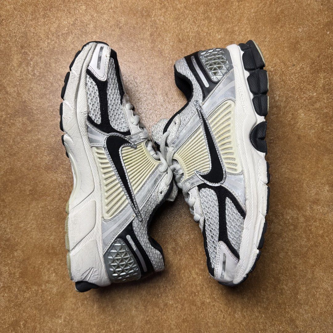 NIKE VOMERO 5 (Category: Sneakers) located in Panabo. Submitted by shoerarefinds (Listing ID 1468340082, Image 3). Description: ÑÌĶÈ VÓMÊŘÒ (3) SIZE: CM 24.5 / EURO 38.5 / US 7.5 Good condition, minimal draging LOCATION: PANABO CITY, DAVAO DEL NORTE, 8105 2200 FREESHIPPING .
