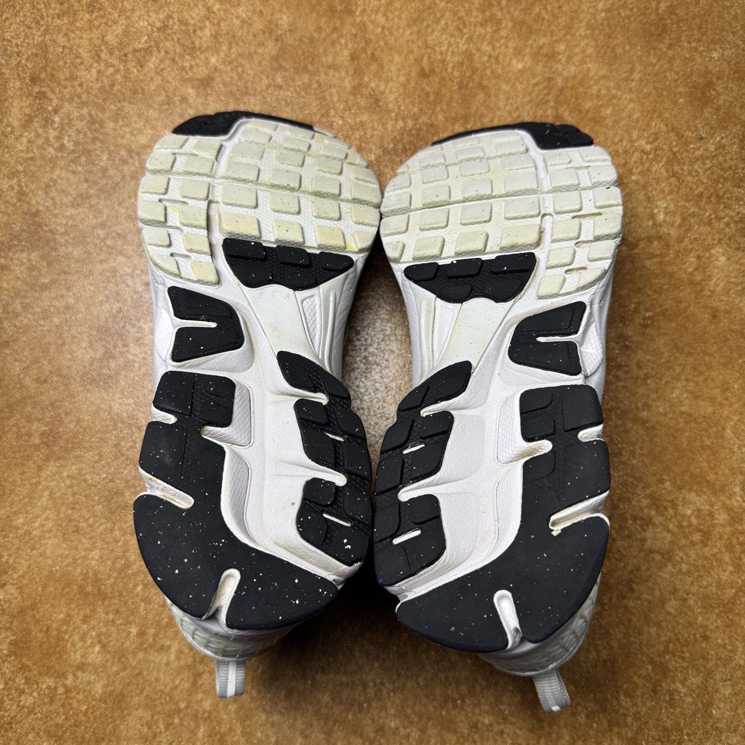 NIKE VOMERO 5 (Category: Sneakers) located in Panabo. Submitted by shoerarefinds (Listing ID 1468340353, Image 2). Description: ÑÌĶÈ VÓMÊŘÒ (1) SIZE: CM 22.5 / EURO 35.5 / US 5.5 Good condition, fix mesh, minimal draging LOCATION: PANABO CITY, DAVAO DEL NORTE, 8105 1800 FREESHIPPING .