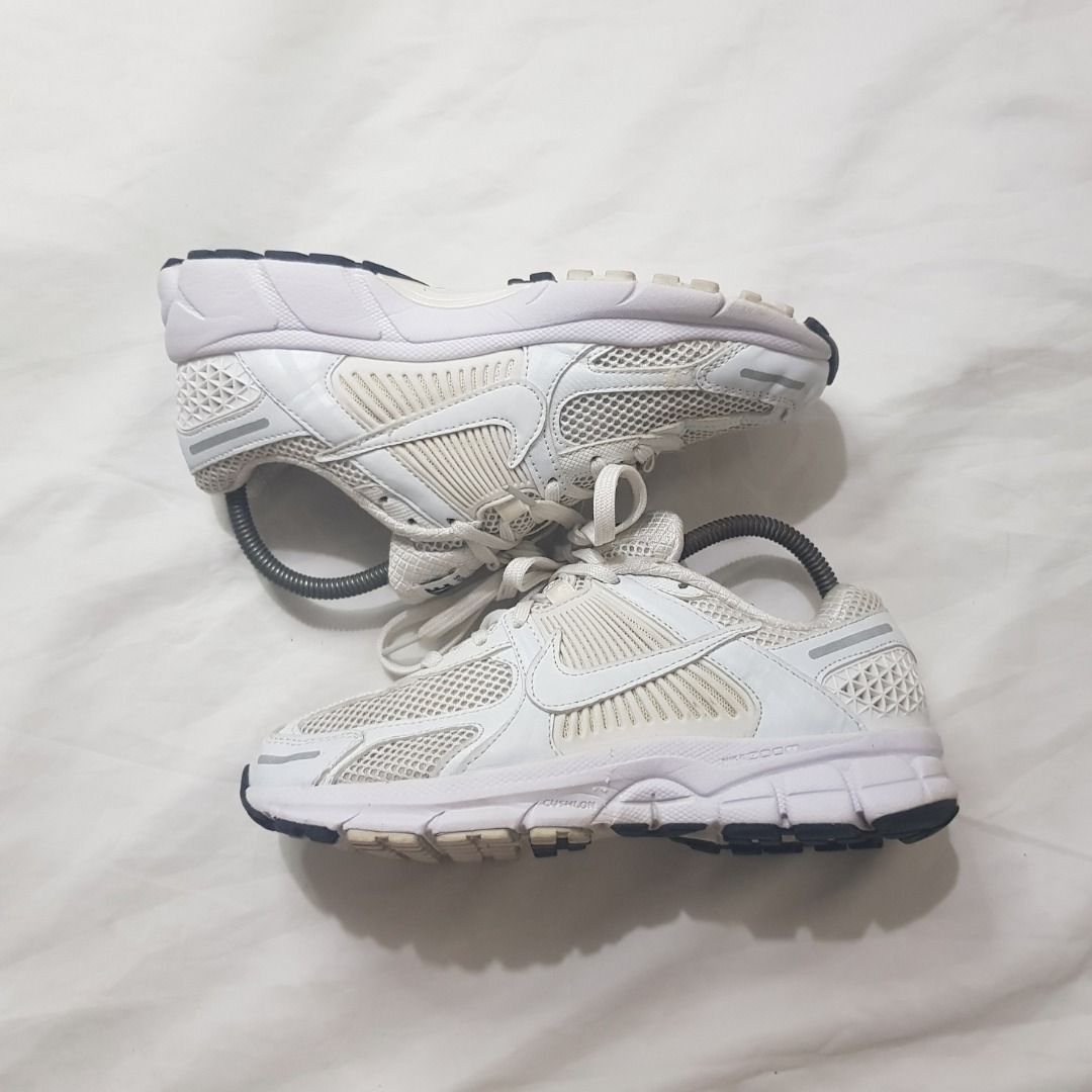 Nike Vomero 5 white (Category: Sneakers) located in Cebu City. Submitted by dwightmendozasr (Listing ID 1468463197, Image 2). Description: Nike Vomero 5 white Size 7.5 women , 38.5 euro ~minor signs of usage which are normal for preloved items -Soles intact as per last checking 9/02/26 Php 350.00 + shipping fee Code: SHOES0109.