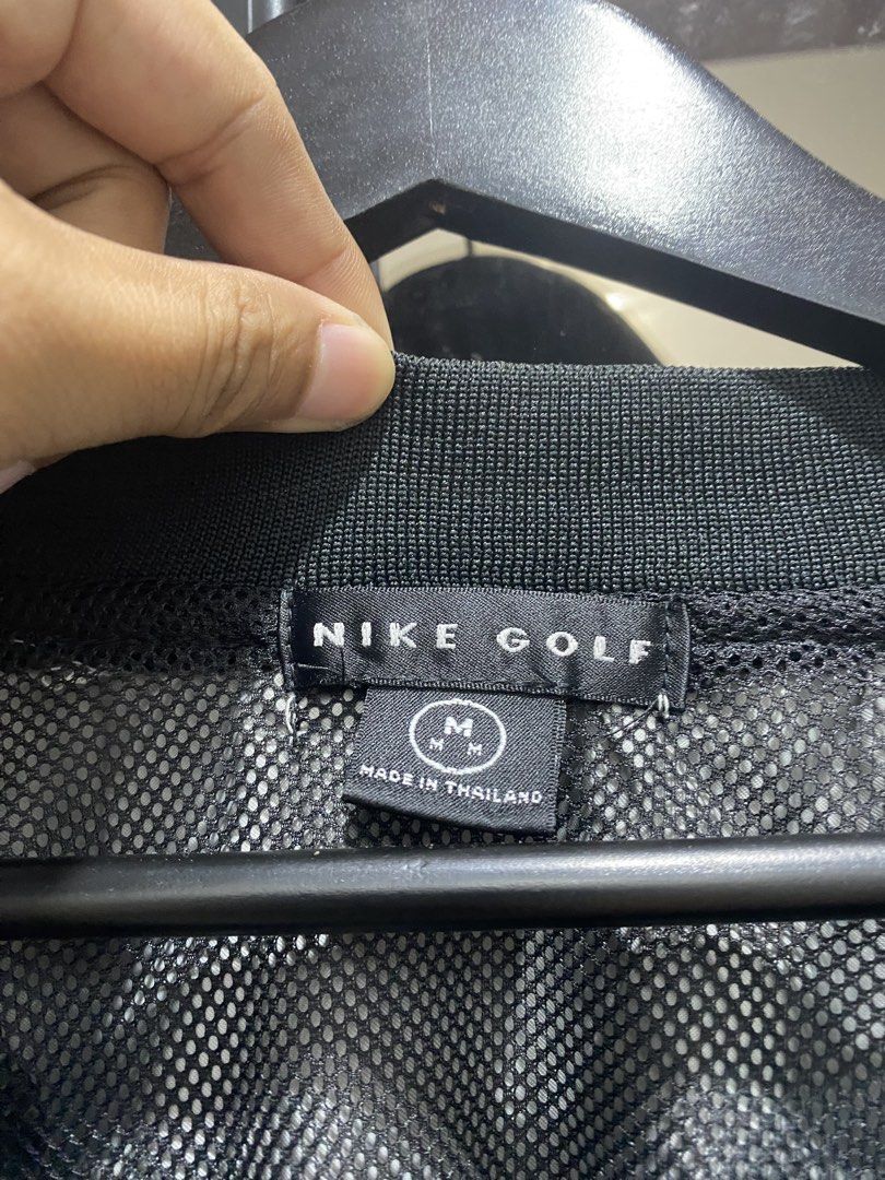 Nike windbreaker (Category: Hoodies) located in Manila. Submitted by hell_market (Listing ID 1468424071, Image 3). Description: .