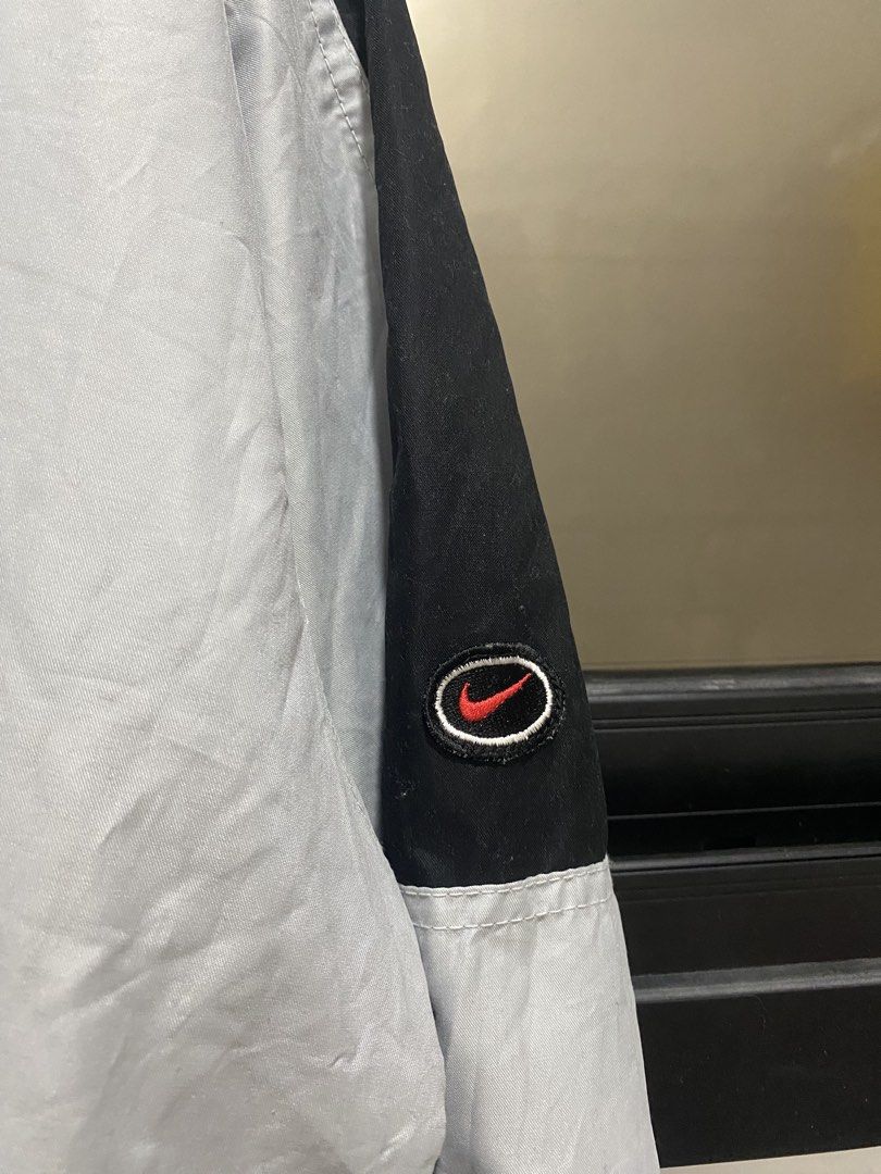 Nike windbreaker (Category: Hoodies) located in Manila. Submitted by hell_market (Listing ID 1468424071, Image 2). Description: .