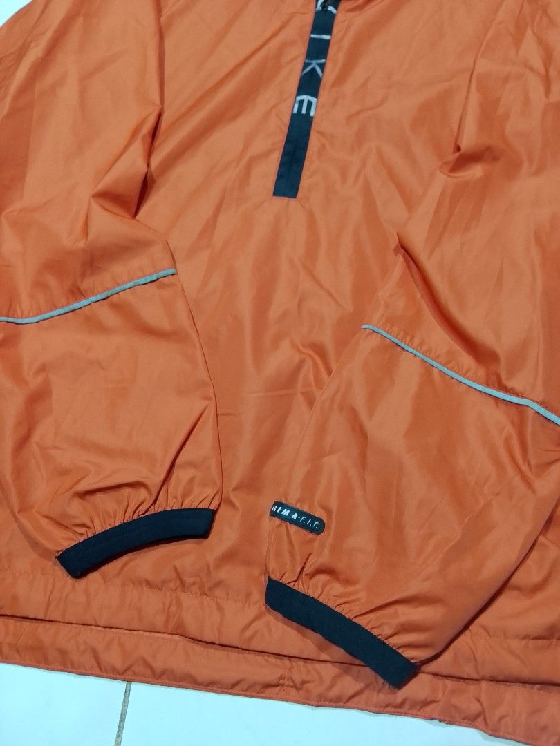 Nike Windbreaker Jacket "Waterproof" (Category: Coats, Jackets and Outerwear) located in Mabalacat. Submitted by zero2mthrift (Listing ID 1468323385, Image 2). Description: 22.5 x 29.5-30 Back&Front Water proof (tested) Excellent condition No Flaws size Large on Tag Complete tags and details (100℅Polyester) Location: Pampanga.