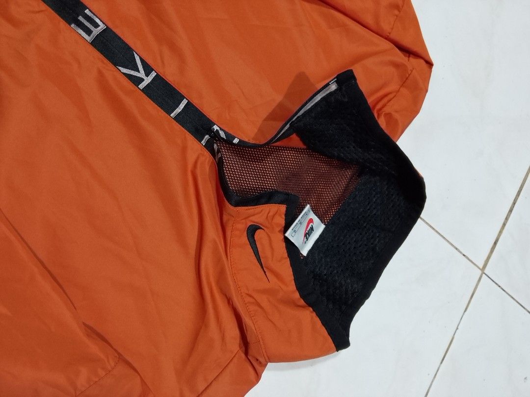 Nike Windbreaker Jacket "Waterproof" (Category: Coats, Jackets and Outerwear) located in Mabalacat. Submitted by zero2mthrift (Listing ID 1468323385, Image 3). Description: 22.5 x 29.5-30 Back&Front Water proof (tested) Excellent condition No Flaws size Large on Tag Complete tags and details (100℅Polyester) Location: Pampanga.