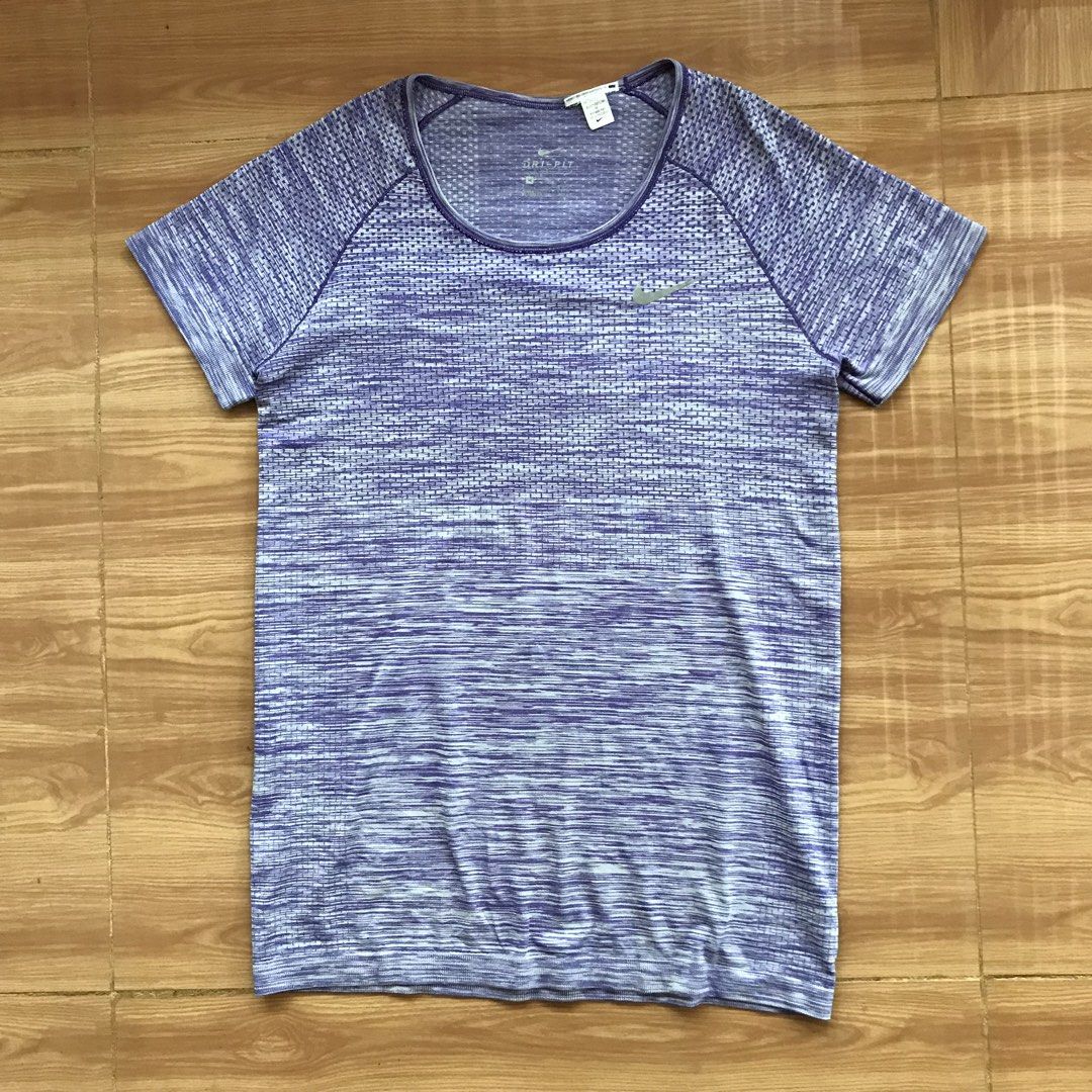 Nike Womens Running Shirt (Category: Activewear) located in Cebu City. Submitted by whytruekoy (Listing ID 1468290974, Image 2). Description: Nike Womens Running Shirt Authentic Size Medium Excellent .