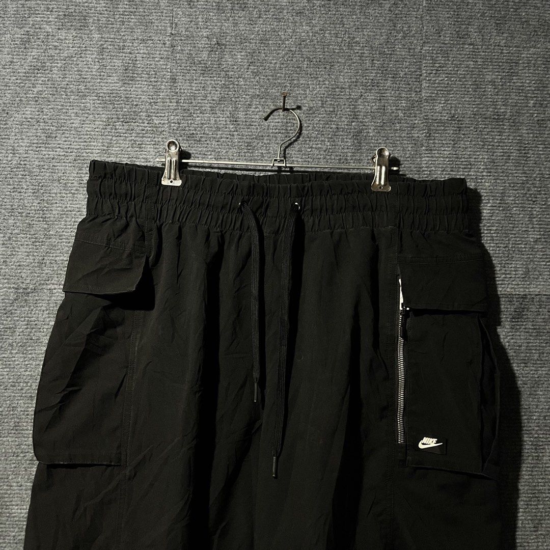 NIKE WOVEN CARGO SHORTS (Category: Shorts) located in Naga. Submitted by goodfinds_only.v1 (Listing ID 1468431221, Image 3). Description: FOR SALE -NIKE WOVEN CARGO SHORTS SIZE:XXL ON TAG BEST FIT LARGE MEASUREMENTS WAISTLINE:34 UP TO 40(STRETCHABLE) LENGTH:20 INCHES LEG OPEN:12 INCHES COLOR RATE:9.3/10 EXCELLENT CONDITION NO FLAWS DM ME TO PURCHASE!.