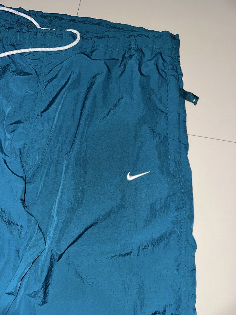 NIKE WOVEN TRACK PANTS (Category: Joggers) located in Manila. Submitted by bendeictsthrift53 (Listing ID 1468343090, Image 3). Description: - NIKE WOVEN TRACK PANTS - EXCELLENT TO BRAND NEW CONDITION - NO ISSUE - ALREADY WASH - SIZE M on tag - SOLID NA SOLID NITO SA PERSONAL🔥 - W 34 to 36 L 40 Hem 13.