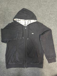 (Category: ) located in . Submitted by sellinthrift (Listing ID 1468320806, Image 1). Description: .