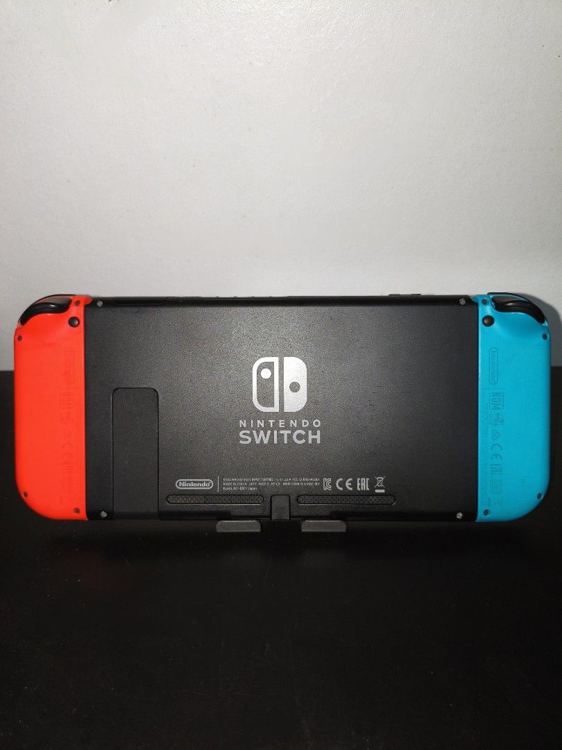 Nintendo Switch 1 V2 - Complete Accessories (Category: Nintendo) located in Navotas City. Submitted by alexissedi68303 (Listing ID 1468299392, Image 2). Description: FOR SALE Nintendo Switch 1 V2 - Complete Accessories Condition: 9.8/10 P7,300.00 FIXED Inclusions: ✅V2 Tablet ✅Original Joycon ✅Original Charger ✅Original Grip ✅Original Dock & HDMI ✅Original Straps ✅Pouch In very good and presentable condition. Tempered glass already installed. No i