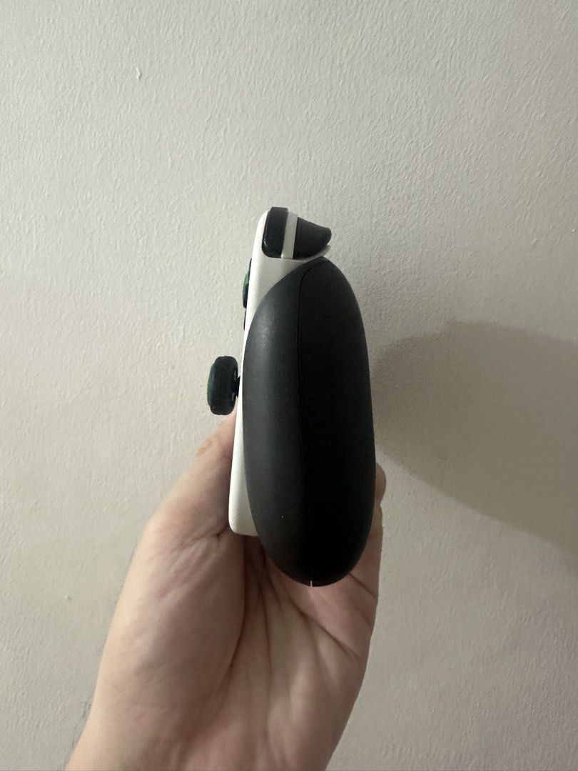 Nintendo Switch Joy-Con (Original) (Category: Controllers) located in Bacoor. Submitted by jayhunt123 (Listing ID 1468456390, Image 2). Description: FOR SALE Nintendo Switch Joy Con (Original) - 1,700 Cavite.