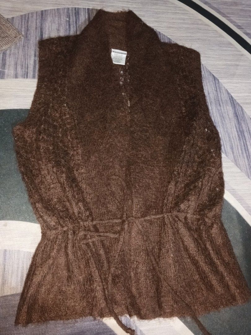 No boundaries BLAZER (Category: Others Tops) located in Manila. Submitted by icamalicdem29 (Listing ID 1468390952, Image 1). Description: shows a dark brown, open-front crochet or open-knit vest with a draped shawl collar and sleeveless design. Similar open-knit and crocheted styles from brands like No Boundaries and Multiples commonly feature this lightweight, layered look..
