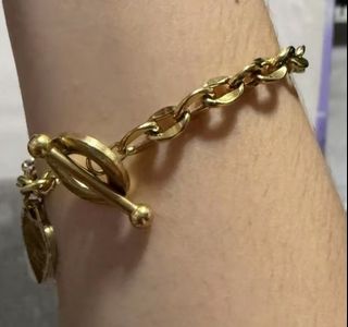 (Category: ) located in . Submitted by vintageaccessories (Listing ID 1468319355, Image 1). Description: .