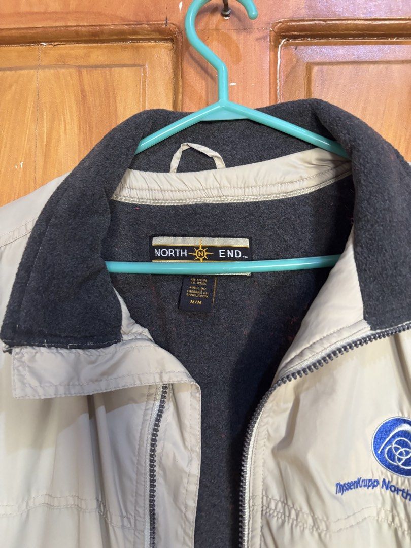 North End ThyssenKrupp Northern Elevator Jacket Size M (Category: Coats, Jackets and Outerwear) located in Manila. Submitted by shopmik4scloset (Listing ID 1468331469, Image 3). Description: Hi 👋🏽 Yes, it’s available :) Authentic Issue: slight stain at the back Preloved not thrifted 📍: Sampaloc Manila 🚚: Lalamove or J&T 💵: Gcash or Bank Transfer No meet ups, cod or free sf!.