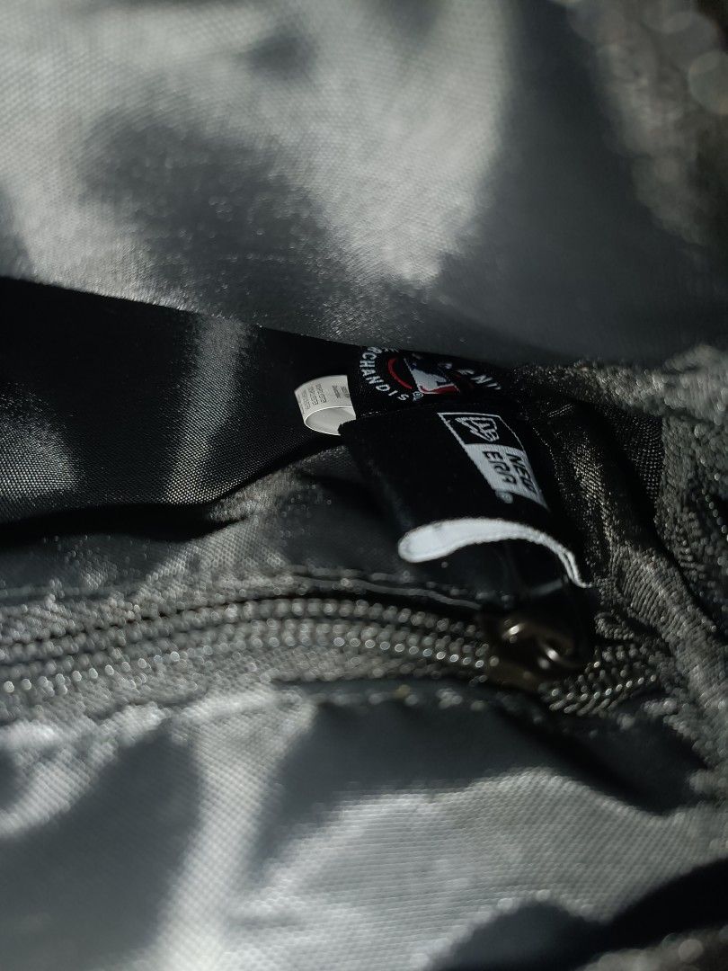 NY SLIMBAG (Category: Luxury Bags & Wallets) located in Concepcion. Submitted by inked-threads-20 (Listing ID 1468313818, Image 3). Description: negotiable for sure buyer brand new and complete tags no issue.