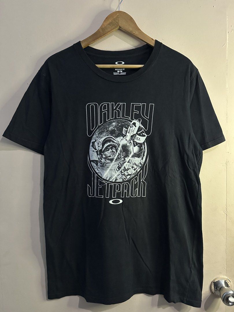 OAKLEY JETPACK SHIRT (Category: Tshirts & Polo Shirts ) located in Manila. Submitted by bendeictsthrift53 (Listing ID 1468339131, Image 1). Description: - OAKLEY JET PACK SHIRT - GOOD CONDITION - MINOR FLAWS - COLOR RATE 9/10 - SIZE M - 20|29 LASER PRINT🔥.