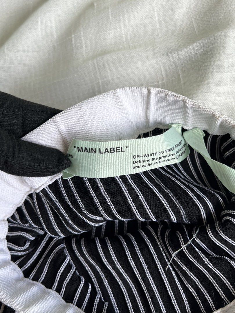 Off white pleated long skirt (Category: Luxury Apparel) located in Las Pinas. Submitted by jpicked (Listing ID 1468355591, Image 2). Description: .