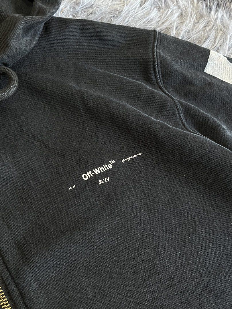 Offwhite hoodie (Category: Coats, Jackets and Outerwear) located in Manila. Submitted by cjcuevas_05 (Listing ID 1468409848, Image 2). Description: 📍Tanza Cavite Dimes: 22x28 See photo for details GCASH ONLI, can ship thru JnT/orange check out .