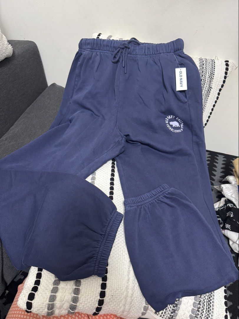 OLD NAVY JOGGER (Category: Joggers) located in Manila. Submitted by prettystuff1008 (Listing ID 1468430644, Image 1). Description: New size small on tag but can fit up to 38wline Bought it 2450 Very comfy light weight .