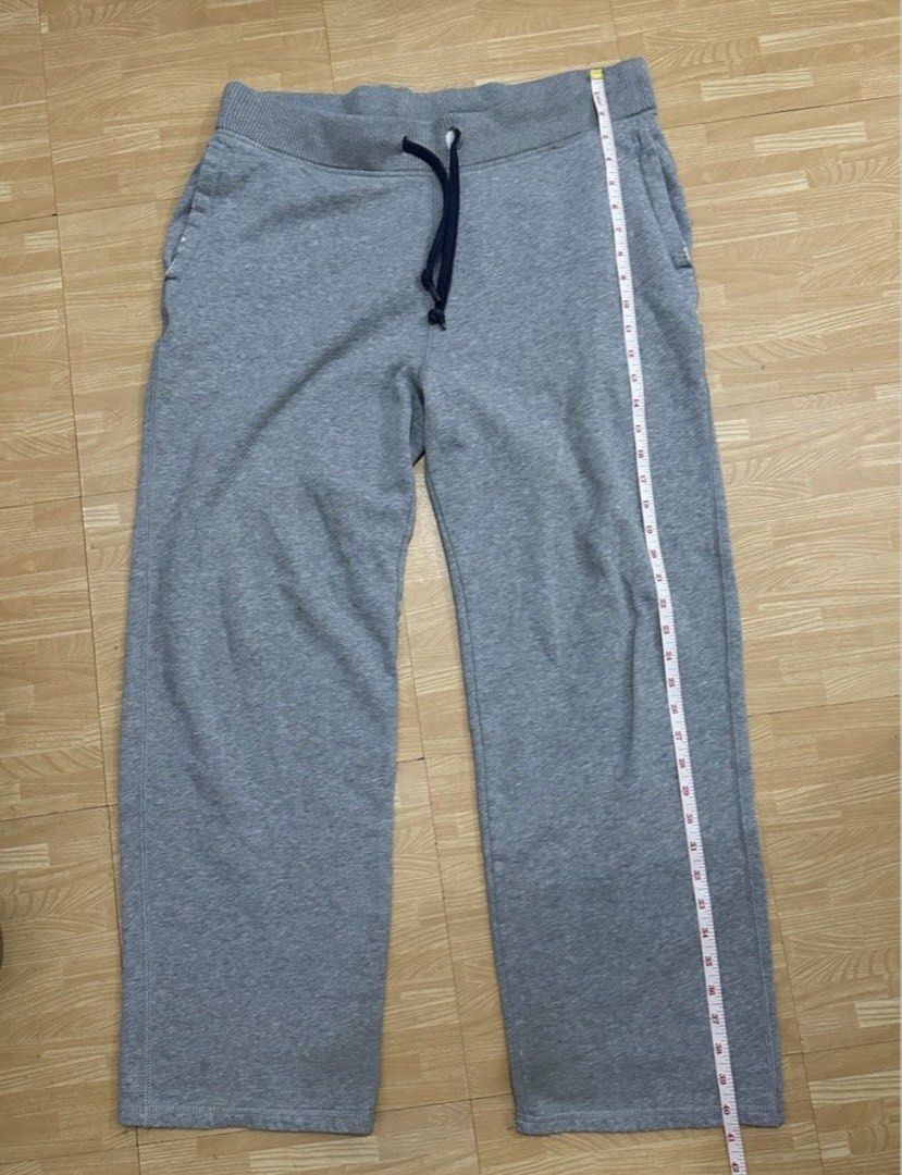 Old Navy Joggers (Category: Joggers) located in Lucena. Submitted by deklutter (Listing ID 1468351808, Image 1). Description: OldOld Navy Sweat Pants Color: Gray Size: 19 inches length: 40.5 inches Hem: 9.5 inches shipping via j&T.