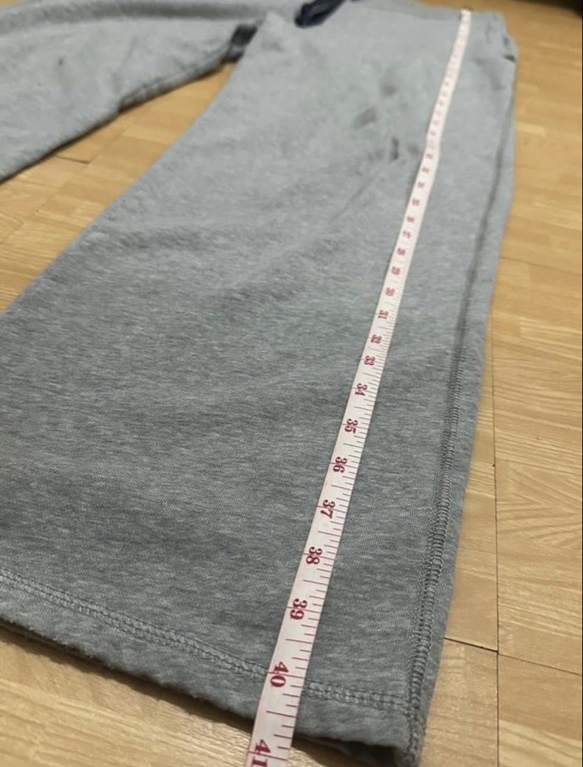 Old Navy Joggers (Category: Joggers) located in Lucena. Submitted by deklutter (Listing ID 1468351808, Image 3). Description: OldOld Navy Sweat Pants Color: Gray Size: 19 inches length: 40.5 inches Hem: 9.5 inches shipping via j&T.