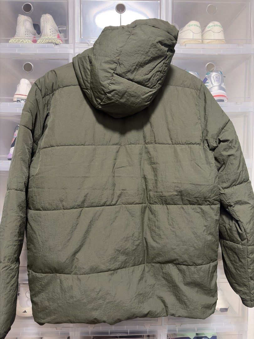 Old Navy Puffer Jacket (Category: Coats, Jackets and Outerwear) located in Muntinlupa City. Submitted by jhurrific (Listing ID 1468316562, Image 2). Description: Old Navy Puffer Jacket - Size: Large - Material: Water-Resistant *Payment First: Bank Transfer or GCash *Buyer handles and shoulders shipping.