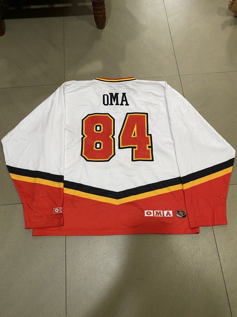 OMA JERSEY (Category: Coats, Jackets and Outerwear) located in Antipolo. Submitted by mardyvaleza5 (Listing ID 1468420272, Image 2). Description: Stains ( need wash) XXL Heavy cloth.