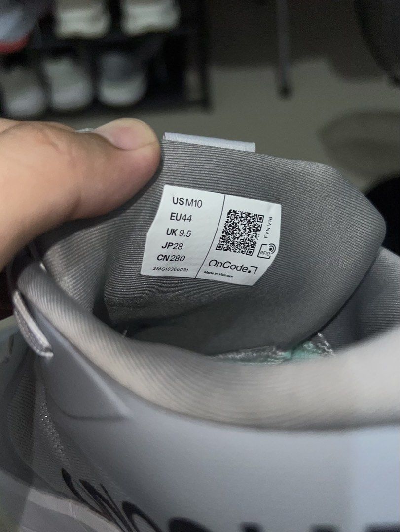 On cloud pro 3 UA quality (Category: Other Sports Equipment and Supplies) located in Manila. Submitted by ethan_005 (Listing ID 1468446289, Image 2). Description: On Running Pro 3. OEM UA QUALITY Colorway: Glacier celeste Size: US 10/ EU 44 Condition: 10/10 used once Inclusions: Shoes with Box Rfs: wrong size, guotan rako sa sides. Used once Price: ₱2,000 negotiable‼️‼️ 📍 Location: Lapu Lapu can do maxim/meet up/pickup.