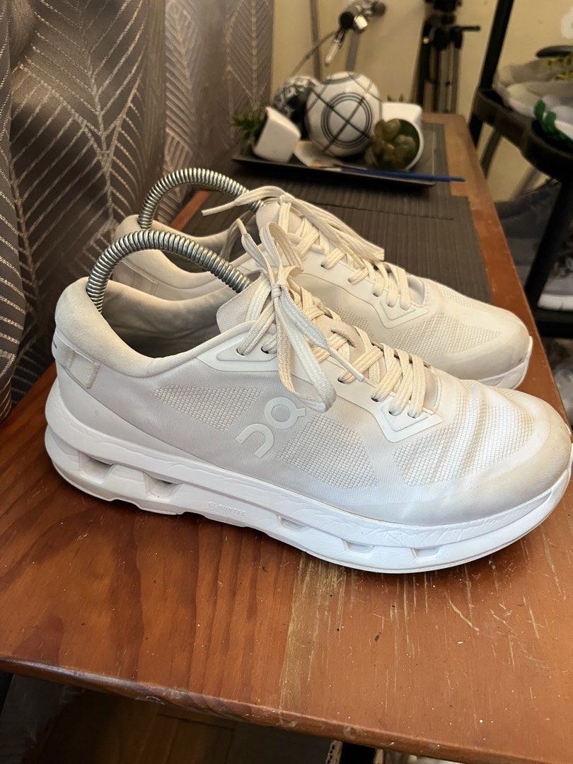 On Cloudzone white (Category: Sneakers) located in Las Pinas. Submitted by deepsouthe (Listing ID 1468344086, Image 1). Description: On Cloudzone white M7.5, W8.5-9, 7uk, 40.5eu, 25.5cm VG condition, no box Legit pair Php4,299 plus sf Las Pinas area .