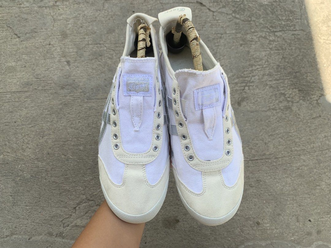 Onitsuka (Category: Sneakers) located in Sibulan. Submitted by sharlyngra11287 (Listing ID 1468301912, Image 3). Description: Mine: 1,320 pesos🍀 Brand: Onitsuka Size: 42 Condition: Normal sign of usage💗🎀.