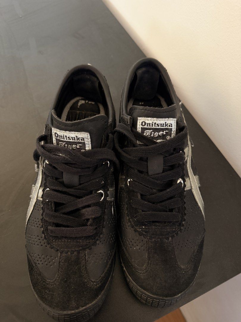 Onitsuka x Mini Cooper (Category: Casual Shoes) located in Cavite. Submitted by dalowf (Listing ID 1468321845, Image 3). Description: no major flaws.