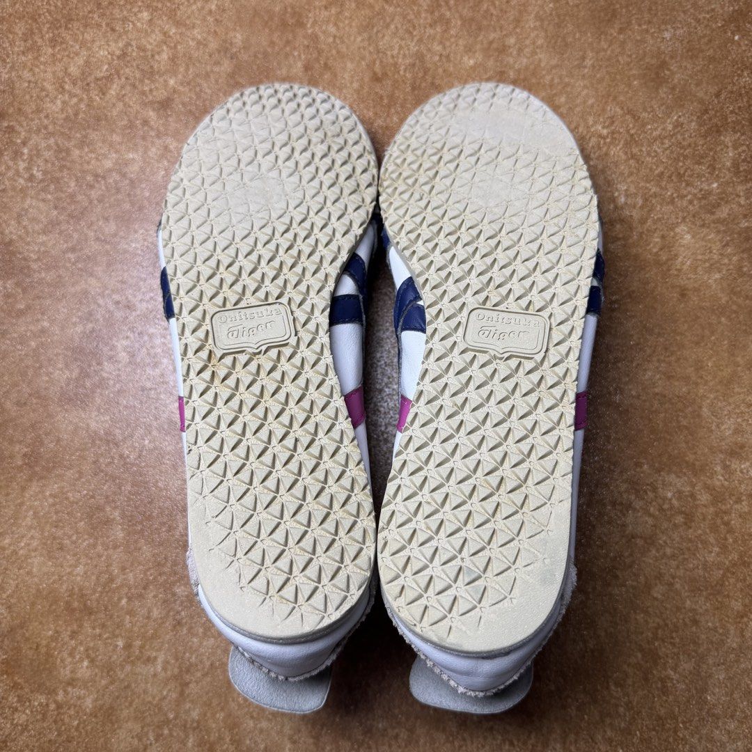 ONITSUKA TIGER (Category: Sneakers) located in Panabo. Submitted by shoerarefinds (Listing ID 1468345434, Image 2). Description: Onits “wht/nvy” (off) SIZE: CM 26 / EURO 42 / US 8 Excellent Condition, minimal heel drag and scratches, need to replace insole pad LOCATION: PANABO CITY, DAVAO DEL NORTE, 8105 1800 FREESHIPPING .