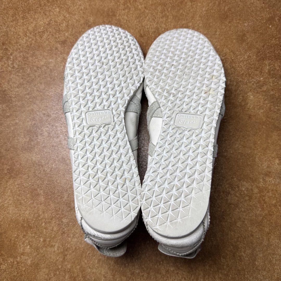 ONITSUKA TIGER (Category: Sneakers) located in Panabo. Submitted by shoerarefinds (Listing ID 1468345953, Image 2). Description: Onits “wht/grey” SIZE: CM 26.5 / 42 / US 8½ Excellent Condition, minimal heel drag and scratches LOCATION: PANABO CITY, DAVAO DEL NORTE, 8105 2300 FREESHIPPING .
