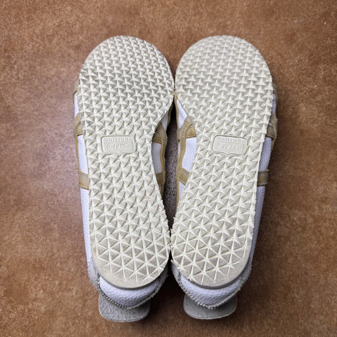 ONITSUKA TIGER (Category: Sneakers) located in Panabo. Submitted by shoerarefinds (Listing ID 1468346272, Image 2). Description: Onits “wht/brwn” SIZE: CM 27 / 42.5 / US 9 Excellent Condition, minimal heel drag LOCATION: PANABO CITY, DAVAO DEL NORTE, 8105 2300 FREESHIPPING .