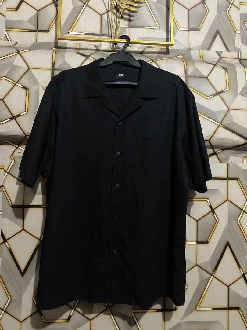Open Collar Short Sleeve Shirt (Category: Tshirts & Polo Shirts ) located in Manila. Submitted by bangketathrift (Listing ID 1468355329, Image 2). Description: DECLUTTERING SALE! For Sale: UNIQLO Open Collar Short Sleeve Shirt Condition: Good Price: ₱500 only Location: Manila area DM me if interested!.