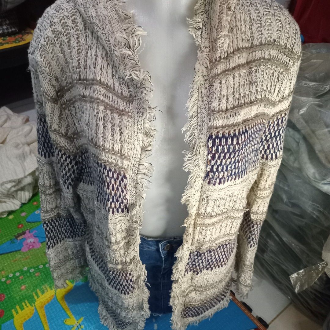 Open hoodie cardigan (Category: Coats, Jackets and Outerwear) located in Angono. Submitted by thrifted.fashionshop (Listing ID 1468470430, Image 1). Description: Fit - medium / large *open cardigan *hoodie <COLORS MAY VARY DUE TO LIGHTING> MOP : Gcash only COURIER : Jnt / Lalamove REMINDER : Shipping fee ay hindi kasama sa presyo ng item.