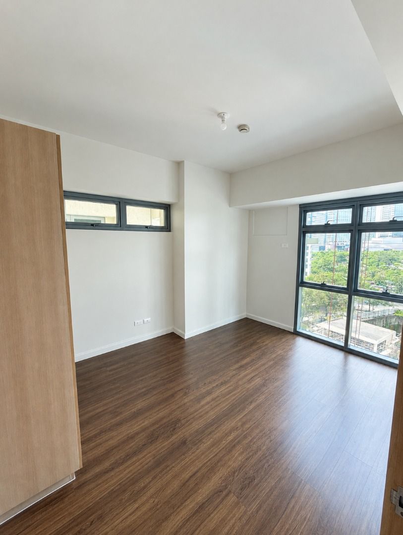 Orean Place Tower 1 - 1 BR (Category: Apartments & Condos) located in Del Monte. Submitted by hailegervacio.ayalaland (Listing ID 1468357311, Image 2). Description: FOR RENT – OREAN PLACE TOWER 1 Vertis North, Quezon City Brand new 1-bedroom unit with balcony 56 sqm 10th floor facing amenities 1 parking slot (Basement 5) ₱45,000/month, inclusive of association dues.