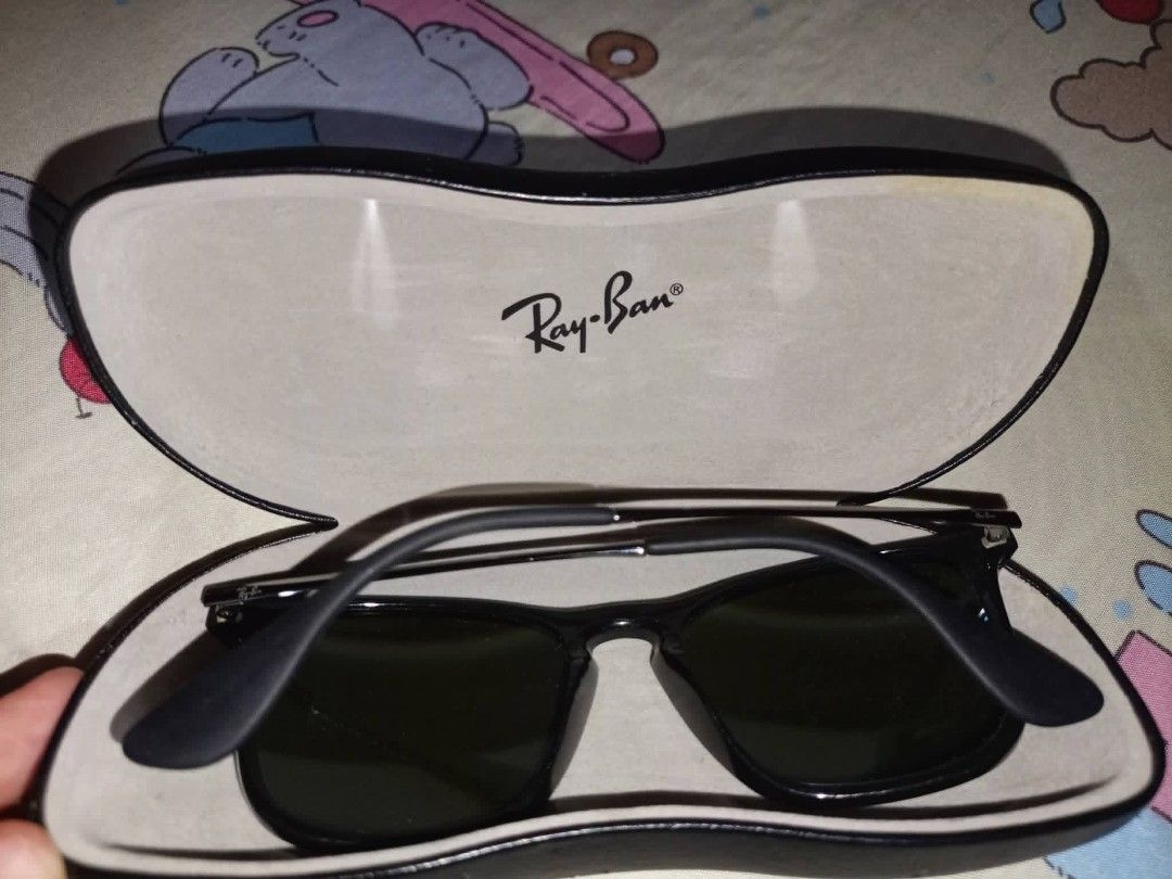 Orig RayBan Chris (Category: Sunglasses & Eyewear) located in Naga. Submitted by jowakim19834948 (Listing ID 1468499114, Image 3). Description: no issue orig .