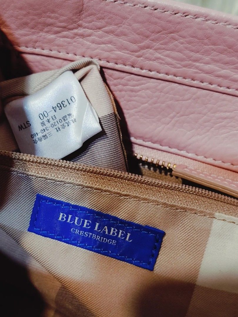 Original BURBERRY Blue Label (Category: Shoulder Bags) located in Cabuyao City. Submitted by secondhand.shop.ph (Listing ID 1468442448, Image 3). Description: Sale❗️Sale❗️Sale❗️ ₱ 1,980 Original BURBERRY BLUE LABEL Almost new Medium Pure genuine leather 📌 Provided sling strap 📌First to pay!.