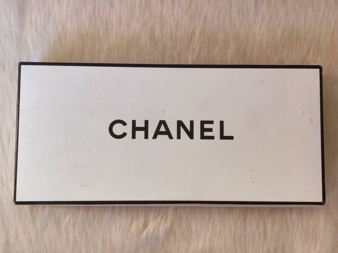 Original Chanel (Category: Face Care) located in Quezon City. Submitted by docshop.orig (Listing ID 1468441859, Image 2). Description: 🌺 Comes with 2 square soap and 4.5 ml. N5 mini perfume.