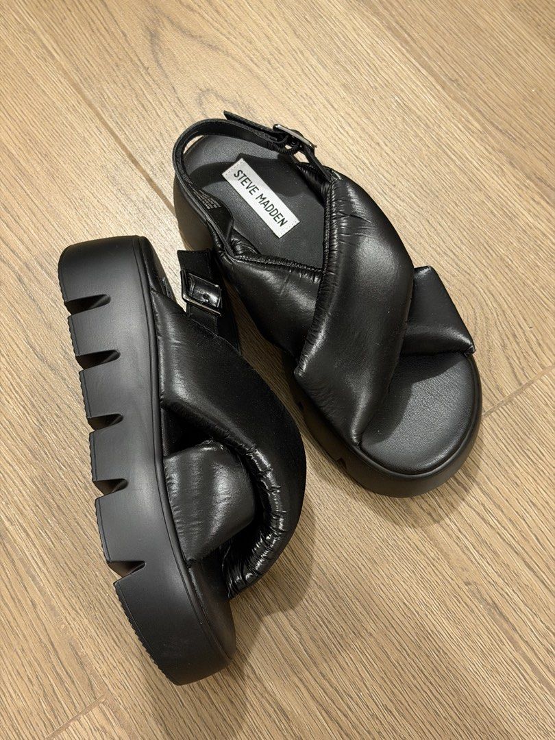 ORIGINAL STEVE MADDEN (Category: Sandals) located in Orani. Submitted by lovely.items1983 (Listing ID 1468378168, Image 2). Description: Available size 2 pair US 7 1 pair US 8 .