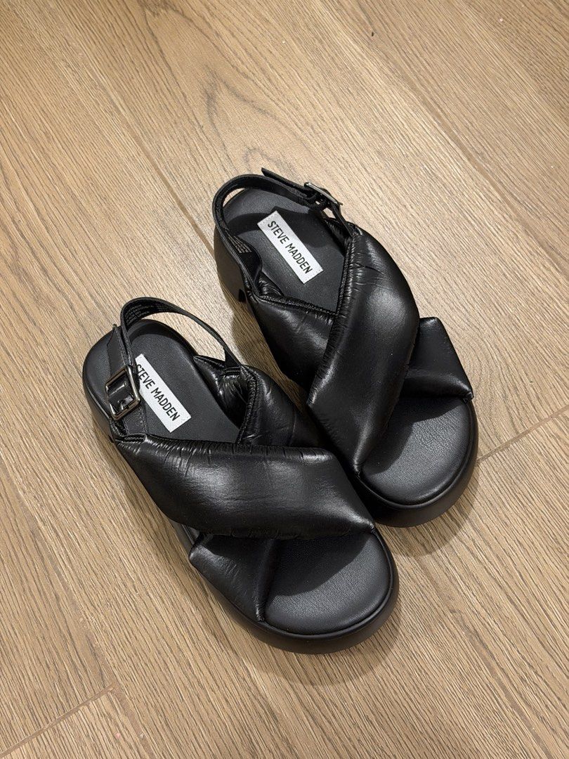 ORIGINAL STEVE MADDEN (Category: Sandals) located in Orani. Submitted by lovely.items1983 (Listing ID 1468378168, Image 1). Description: Available size 2 pair US 7 1 pair US 8 .