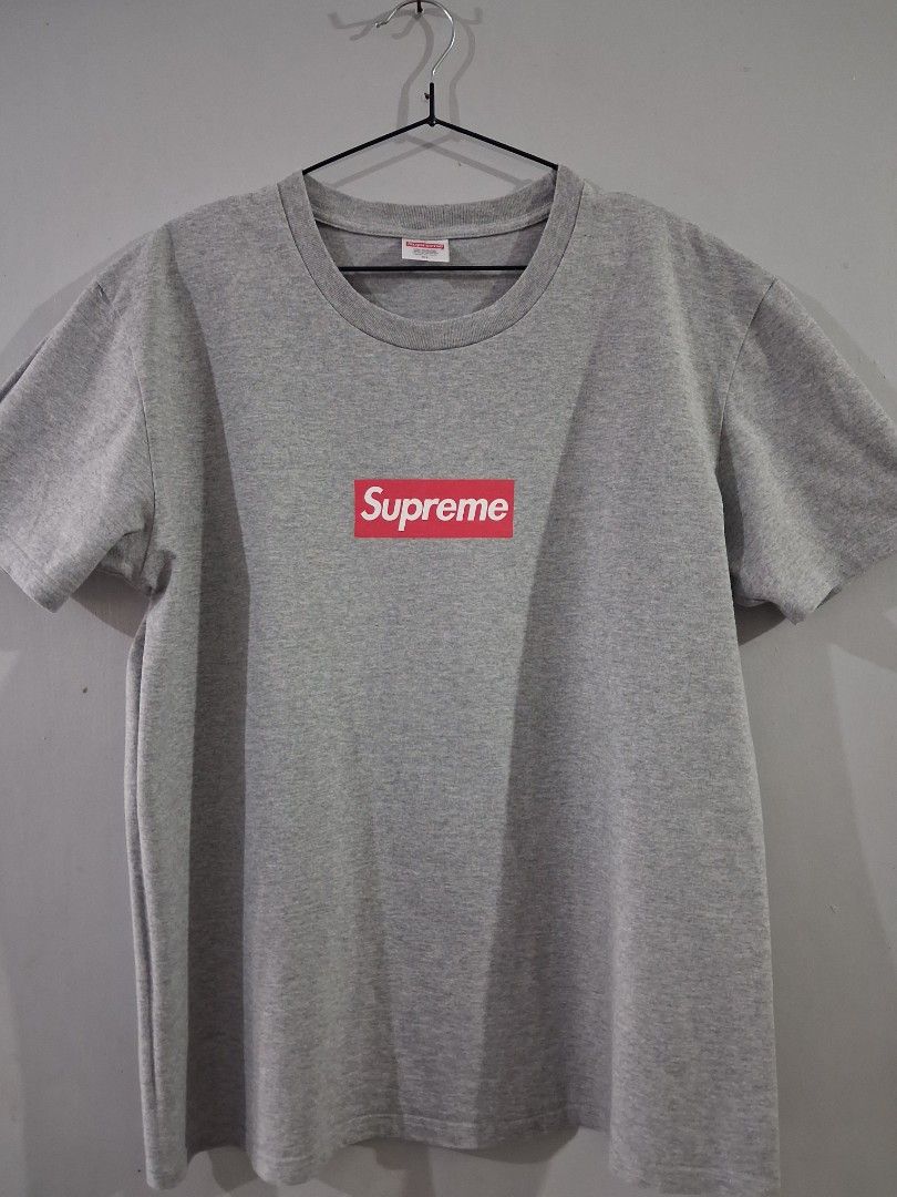 Original Supreme Boxed Shirt (Category: Tshirts & Polo Shirts ) located in Mandaluyong City. Submitted by daddyjpanlilio24 (Listing ID 1468286188, Image 1). Description: P 1000 Fix price+sf XL best fit med-large mens 23x26 Condition 9/10 Like new no issue Mandaluyong Shipping/Payment: Gcash/Maya Jnt payment 1st no cod Lalamove payment upon rider pick up.