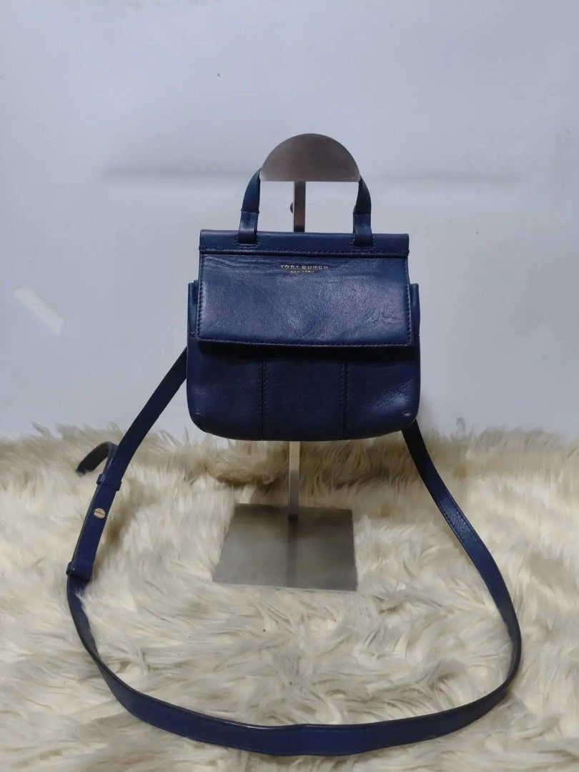 Original TORY BURCH (Category: Shoulder Bags) located in Cabuyao City. Submitted by secondhand.shop.ph (Listing ID 1468431559, Image 1). Description: Sale❗️Sale❗️Sale❗️ Original TORY BURCH small Pure genuine leather provided dustbag 📌First to pay!.