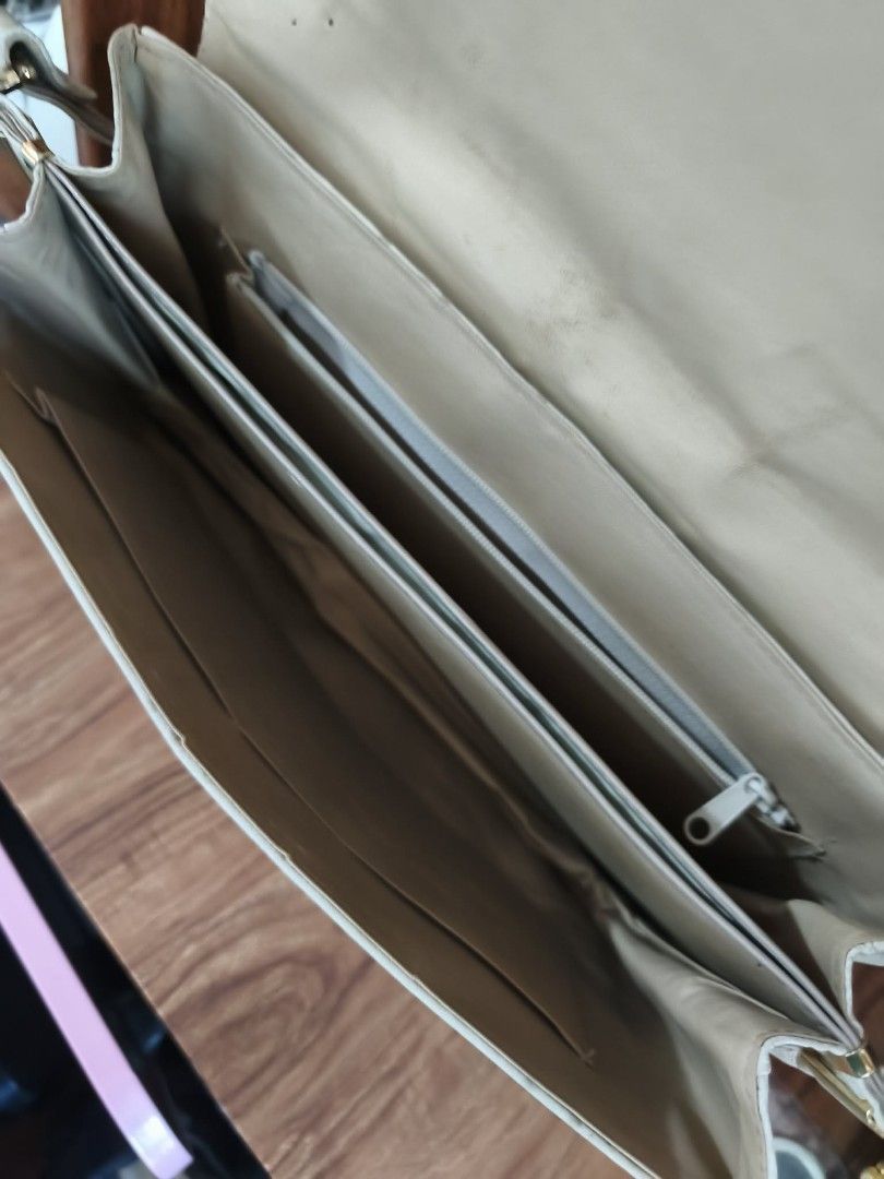Ostritch Japan Bag (Category: Shoulder Bags) located in Quezon City. Submitted by daisyuy1979 (Listing ID 1468291168, Image 3). Description: .