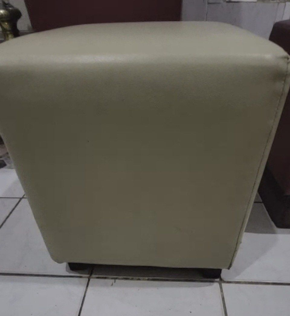Ottoman (Category: Chairs) located in Manila. Submitted by inaahc (Listing ID 1468318353, Image 3). Description: Ottoman chair or foot rest Use but not abuse sobrang ganda pa nya. 17” lahat ang taas Can purchase as individual Hit me offer Thank you!!!🙏 .