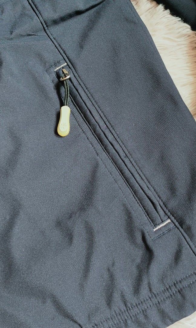Outer Boundary Men's Softshell Jacket (Category: Coats, Jackets and Outerwear) located in Caloocan City. Submitted by themixedclosetbypau (Listing ID 1468358033, Image 3). Description: 🧥 OUTER BOUNDARY MEN’S SOFTSHELL JACKET 💙 💰 ₱250 ONLY! 📏 Men’s XL | Navy Blue ✨ Excellent Pre-loved Condition ✔️ Zipper pockets on both sides ✔️ Adjustable bottom drawstring ✔️ Adjustable cuff straps 🇨🇦 Canadian flag patch Perfect for windy days, outdoor acti